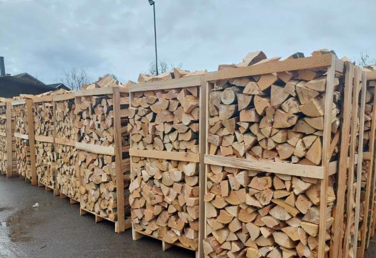 1.8 m3 gedroogd gestapeld hout in krat